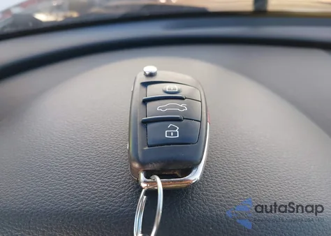 2015 Audi Q3 2.0T Premium Plus из США, поврежденный, VIN WA1BFCFS9FR000613